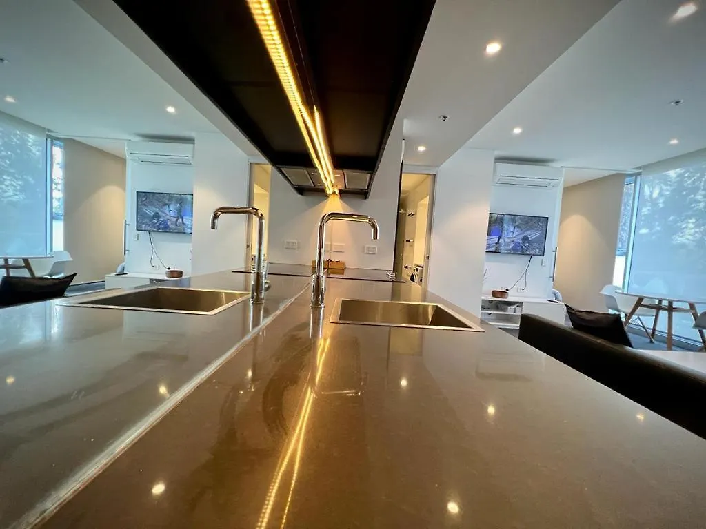 Apartment Luxury 2 Bedroom Suite Near Adelaide With A Car Park Broadview Australia